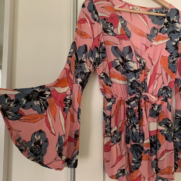 sittin pretty Billabong Romper - Picture 2 of 3